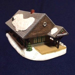 Norman Rockwell "Three Day Pass" Train Depot # 82294 Village House Figurine